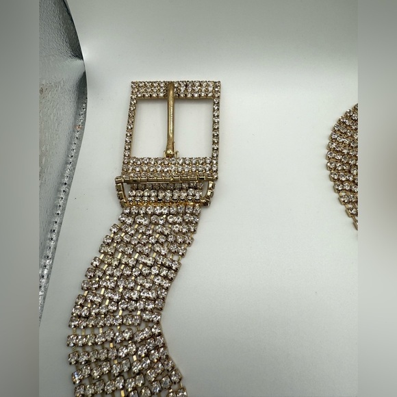 Elegant Gold Rhinestone Belt - Picture 2 of 4